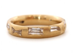 Lrg-bag-diam-crystal-ring-18Y-copy-590x440